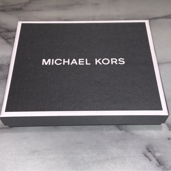 MICHAEL KORS MEN'S "JET SET" GENUINE "MK" BLACK LEATHER PASSCASE WALLET  $98 NWT - Picture 6 of 7